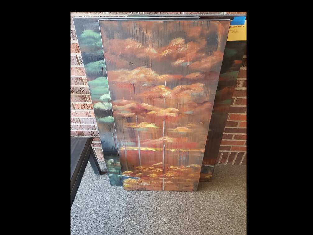 Lot 19: Wall Decor & Accents 