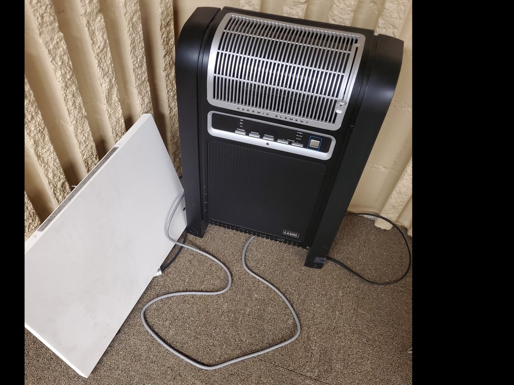 Lot 92: Space heater and desk heater