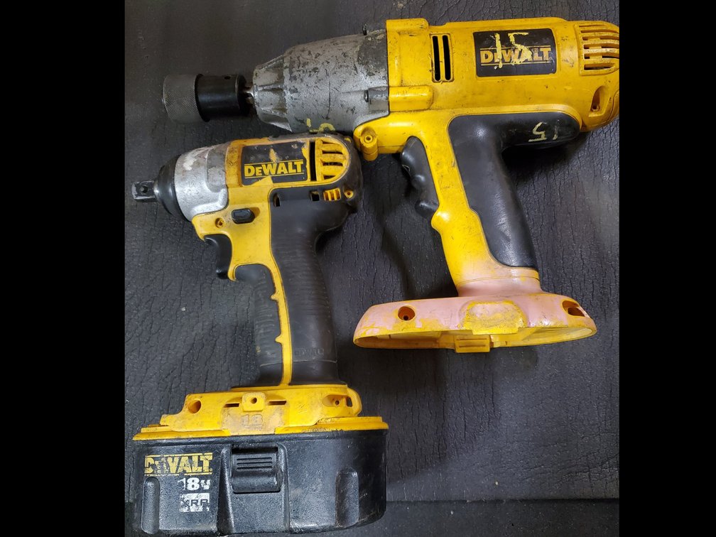 Lot 39: DeWALT 1/2 Impacts