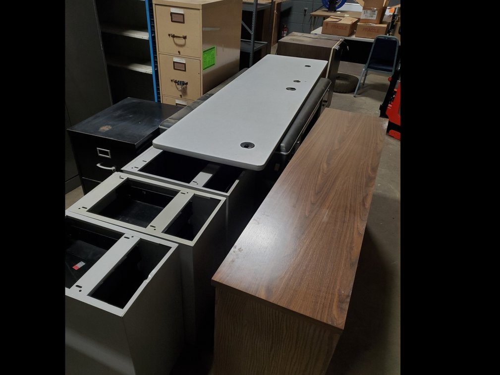 Lot 66: Misc desk,bookshelf and file cabinets