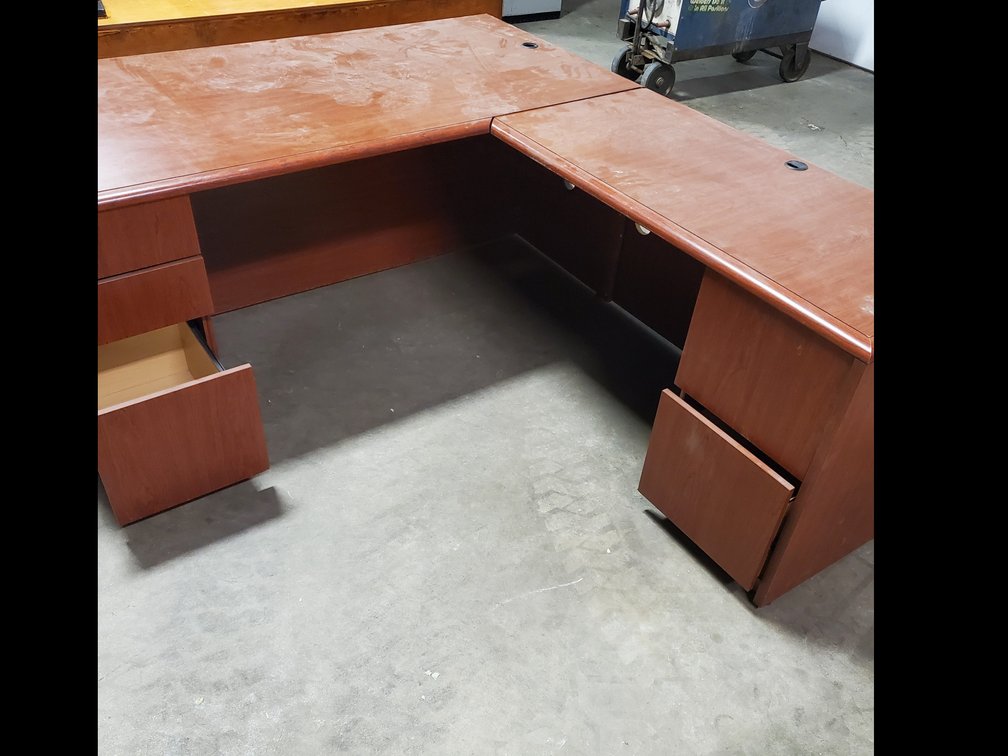 Lot 113: Office desk 