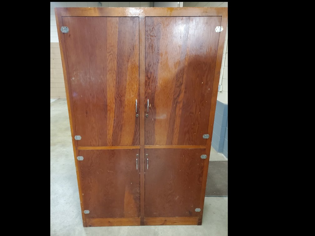 Lot 122: Wooden storage cabinet 
