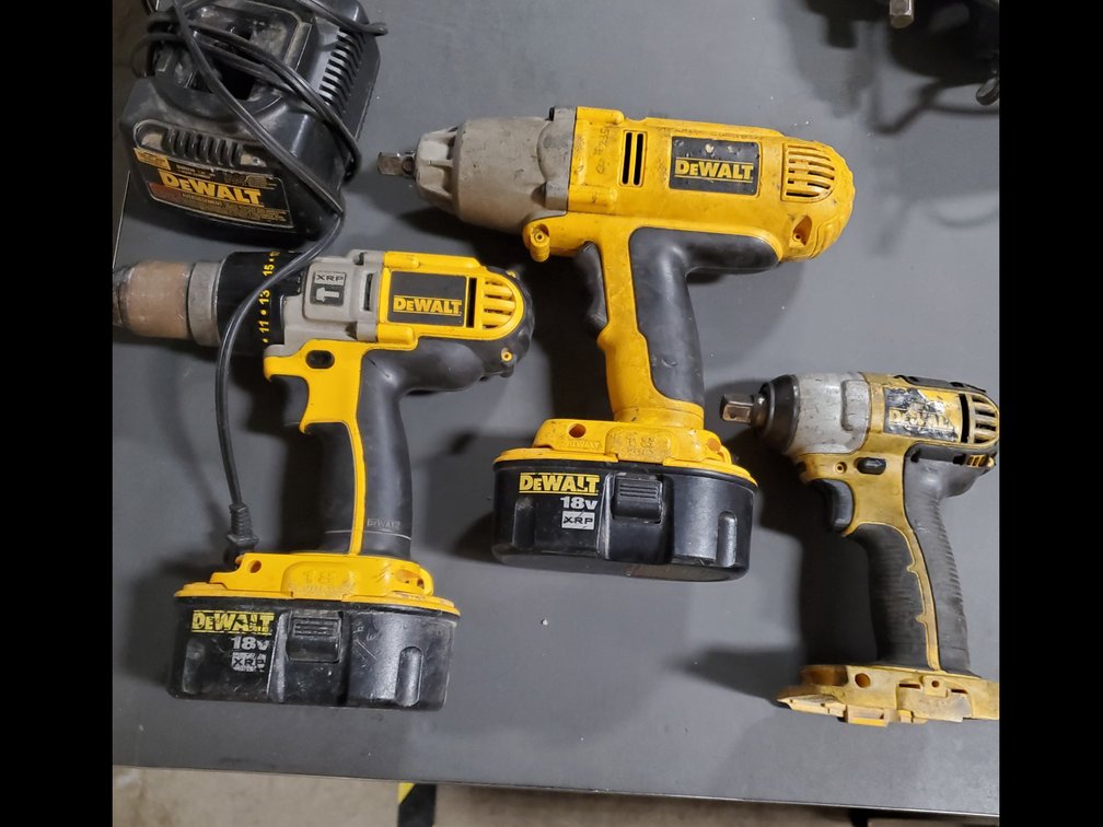 Lot 25: DeWALT 18v Tools