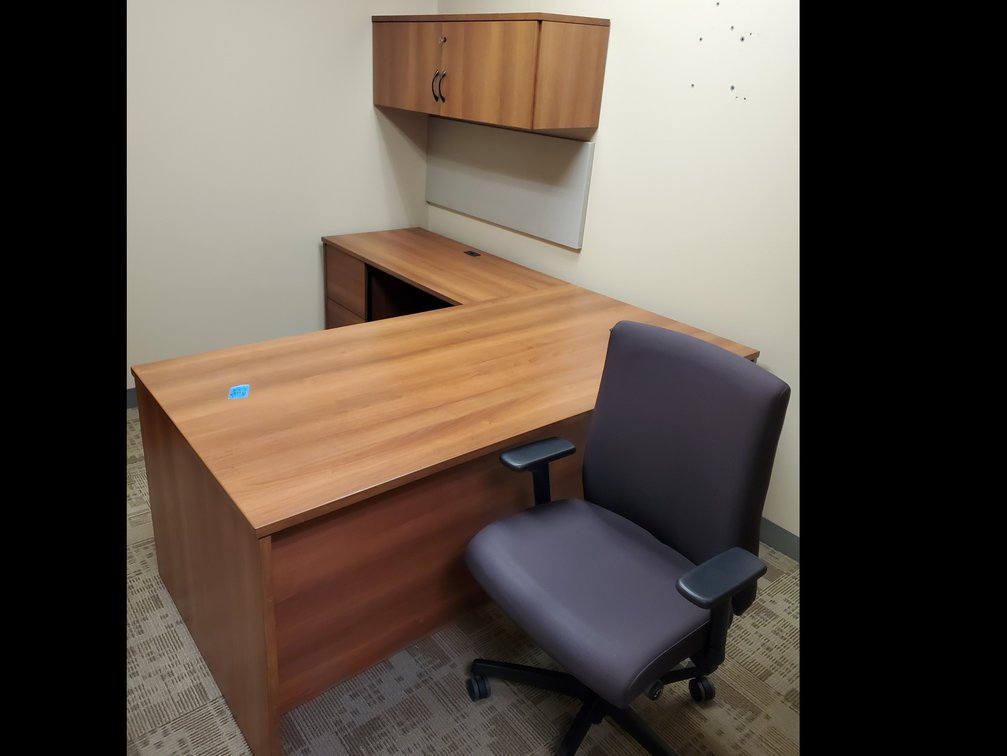 Lot 141: Office with all contents