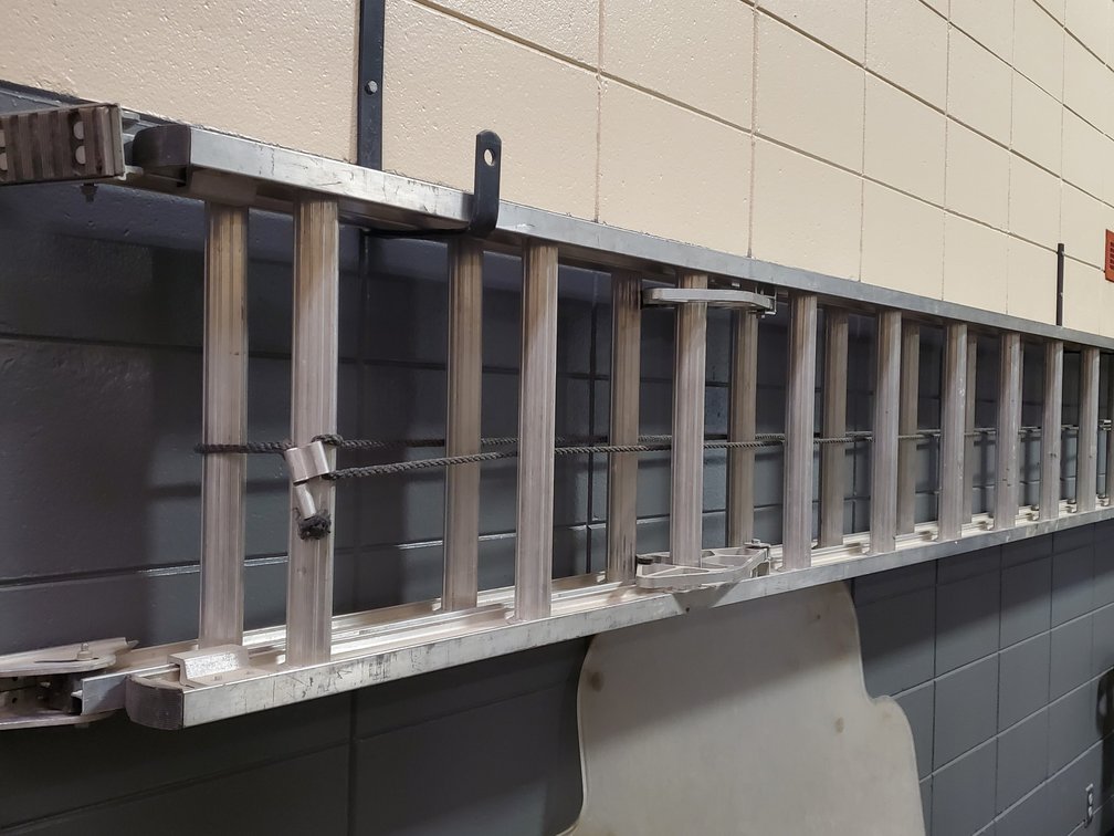 Lot 120: Werner HD aluminum extension ladder
