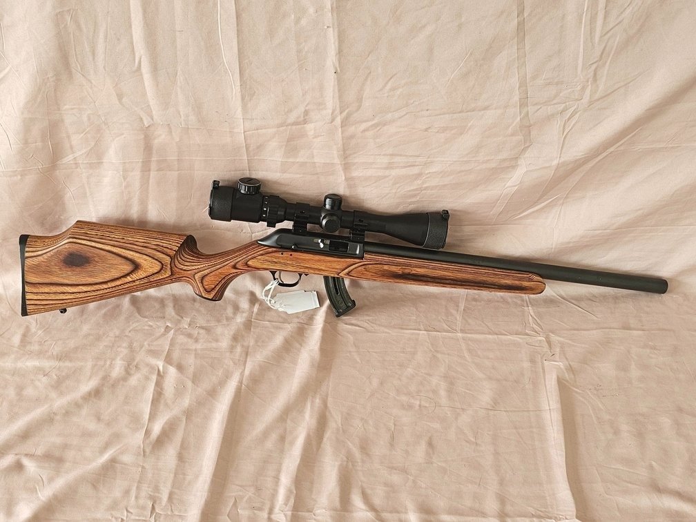 THOMPSON CENTER  BENCH MARK  .22 LR  WITH SCOPE  EXCELLENT CONDITION