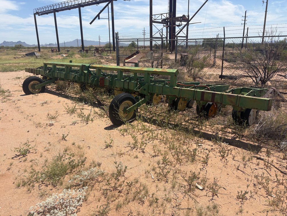 John Deere 7100 Planter