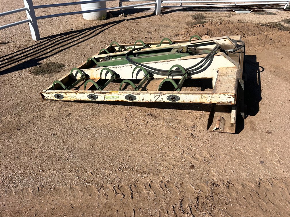 Skidsteer Bale accumulator