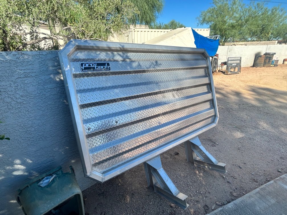 Pro Tech headache rack.