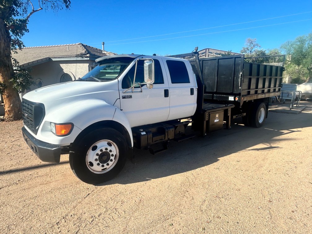 2000 Ford F-650 Dump Truck