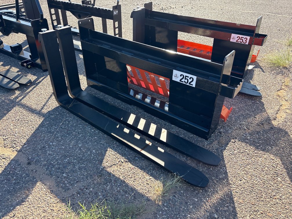 Skidsteer Pallet Forks