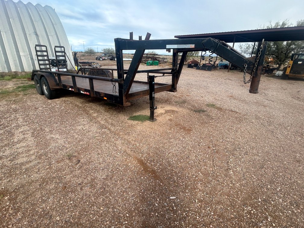 Gooseneck Flatbed trailer