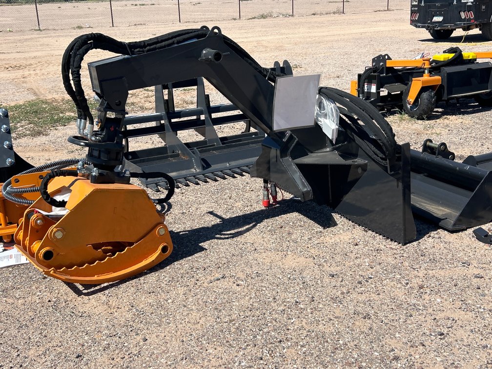 Skidsteer Rotating Log Grapple