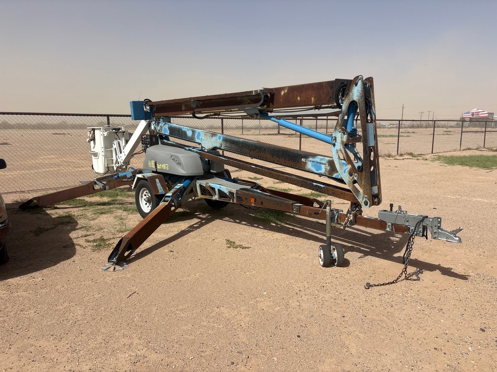 Genie Tow Behind Man Lift