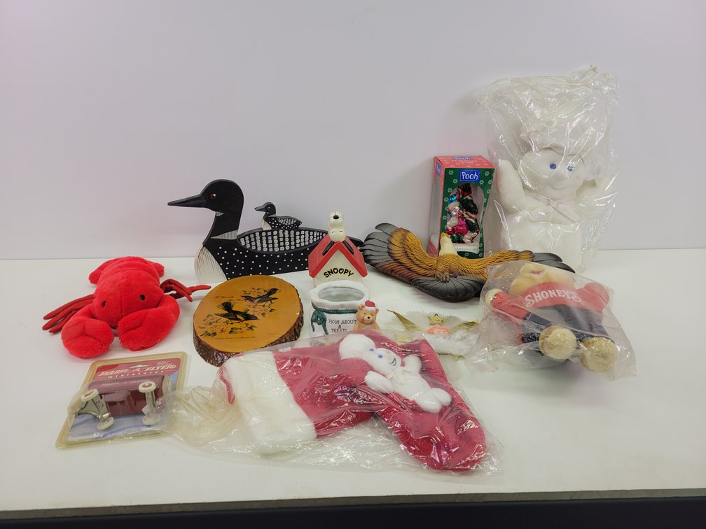 Décor and Collectible Lot