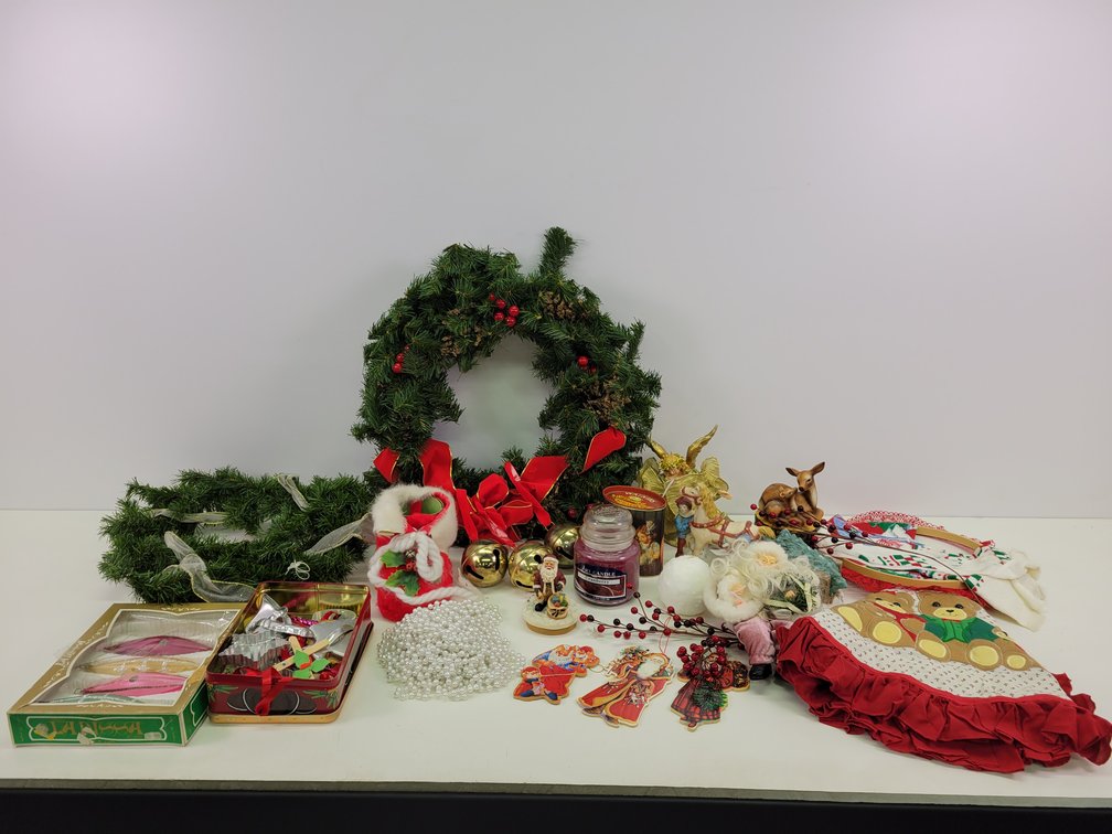 Lot of Christmas Décor