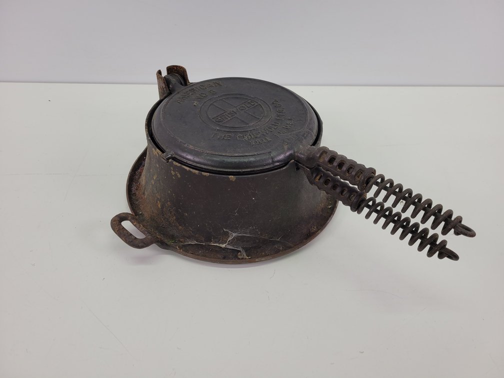 Griswold No. 8 Waffle Iron w/ Stand