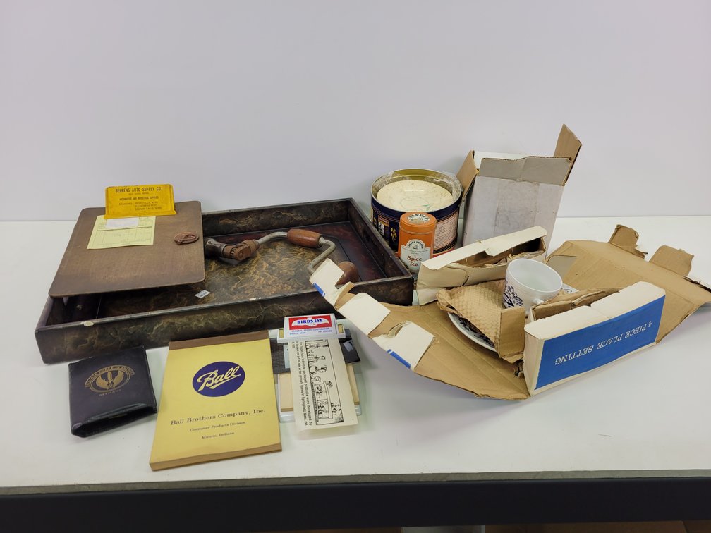 Lot of Vintage Items