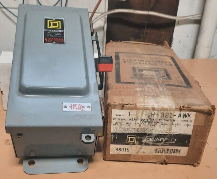 New Square D Heavy Duty Non-Fusible Safety Switch (30 Amp, 240VAC)