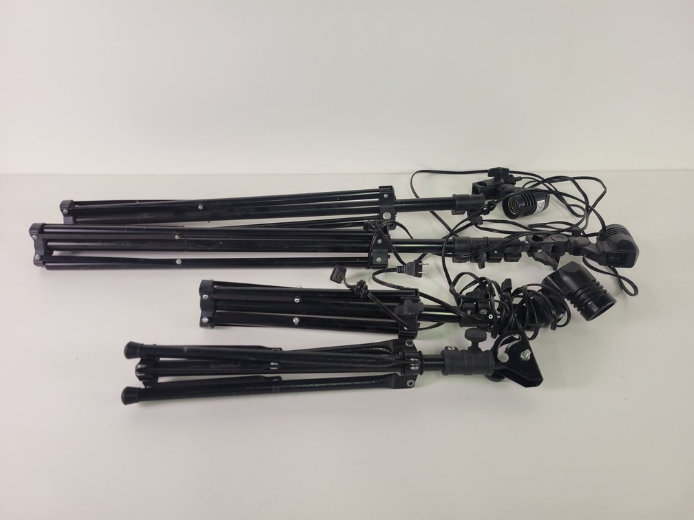 (3) Lamp Sockets on Tri-Pods