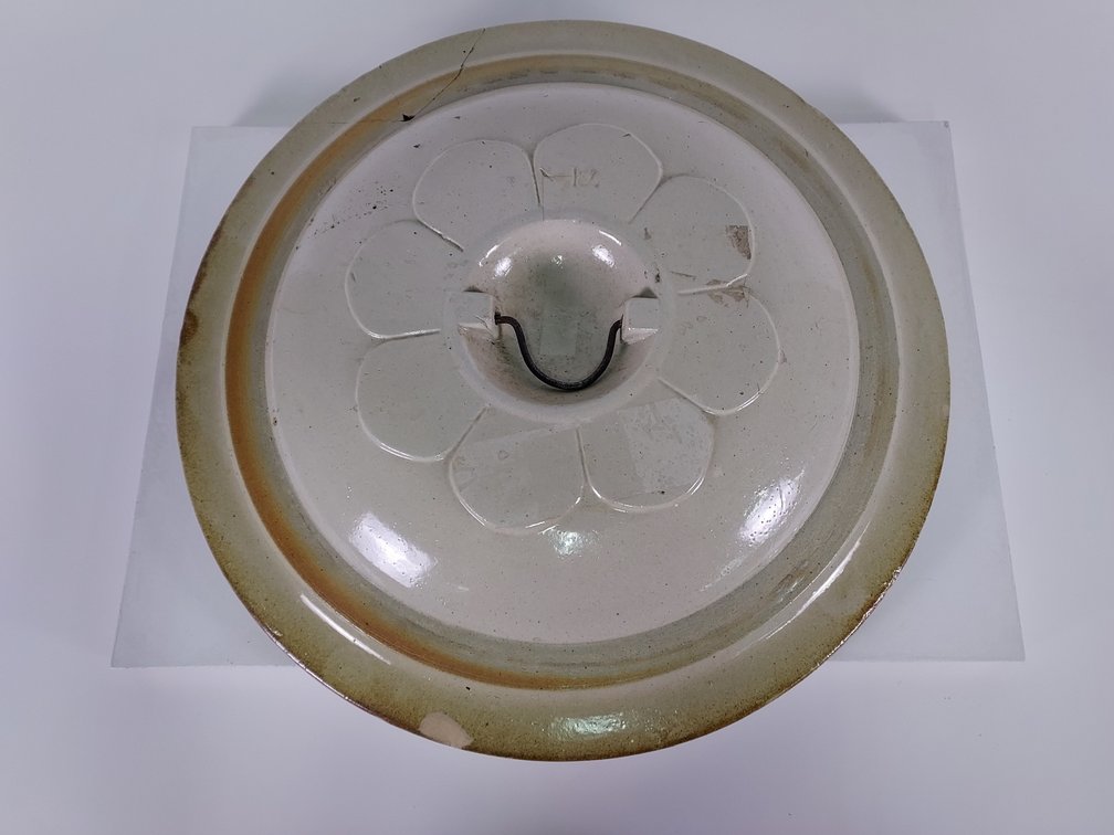 12 Gallon Red Wing Crock Lid - Petal with Metal Bail
