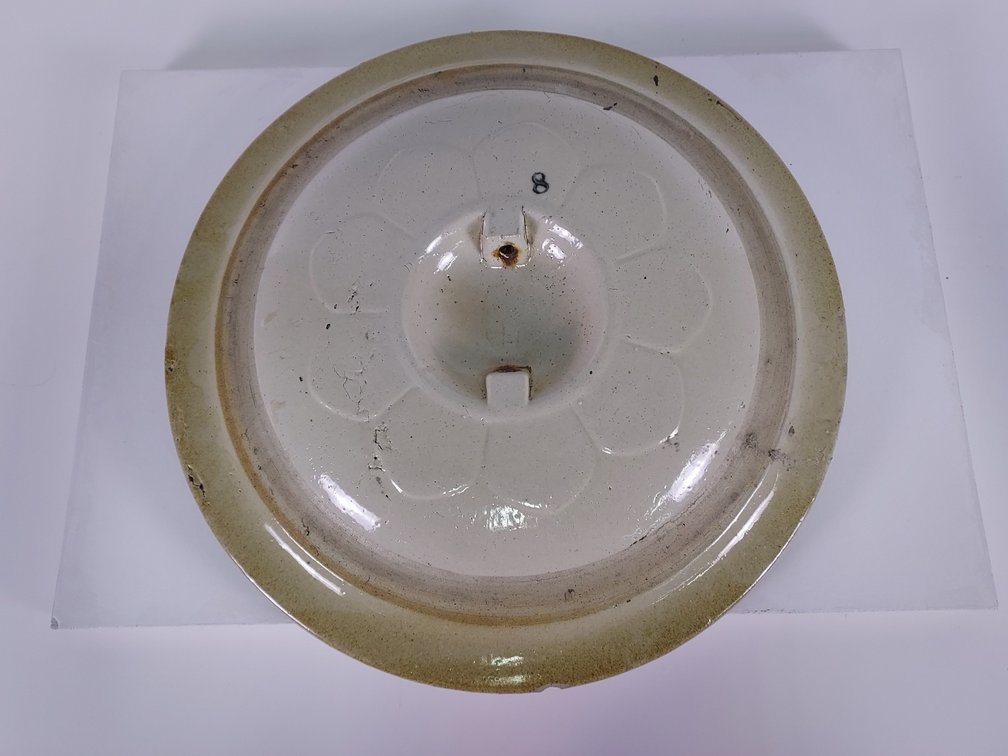 8 Gallon Red Wing Crock Lid Daisy Petal with Missing Bail