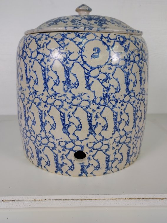 2 Gallon Blue and White Spongeware Water Cooler with Lid
