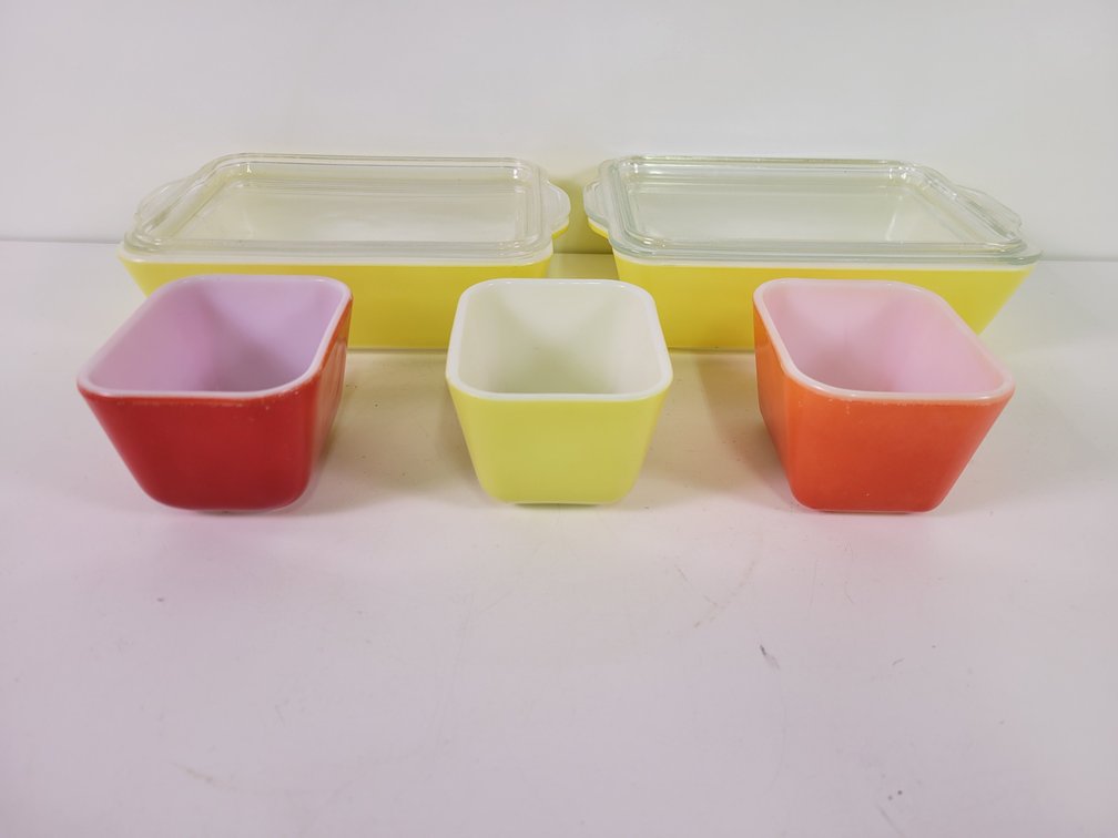 PYREX Primary Color Refrigerator Dishes