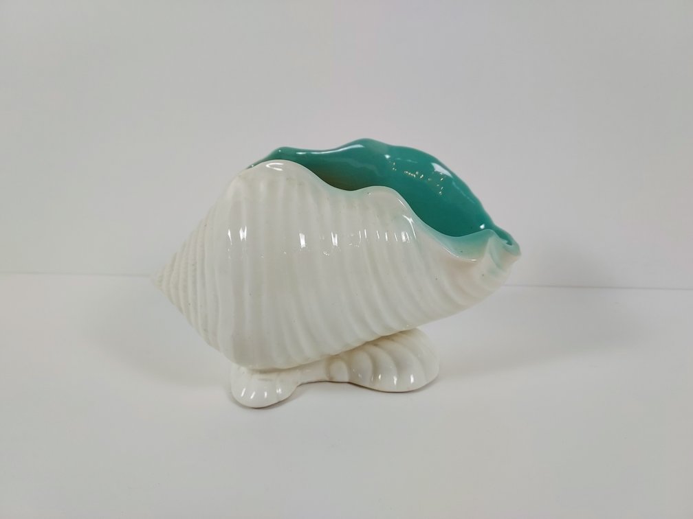 Roseville White Ming Tree Conch Shell Planter