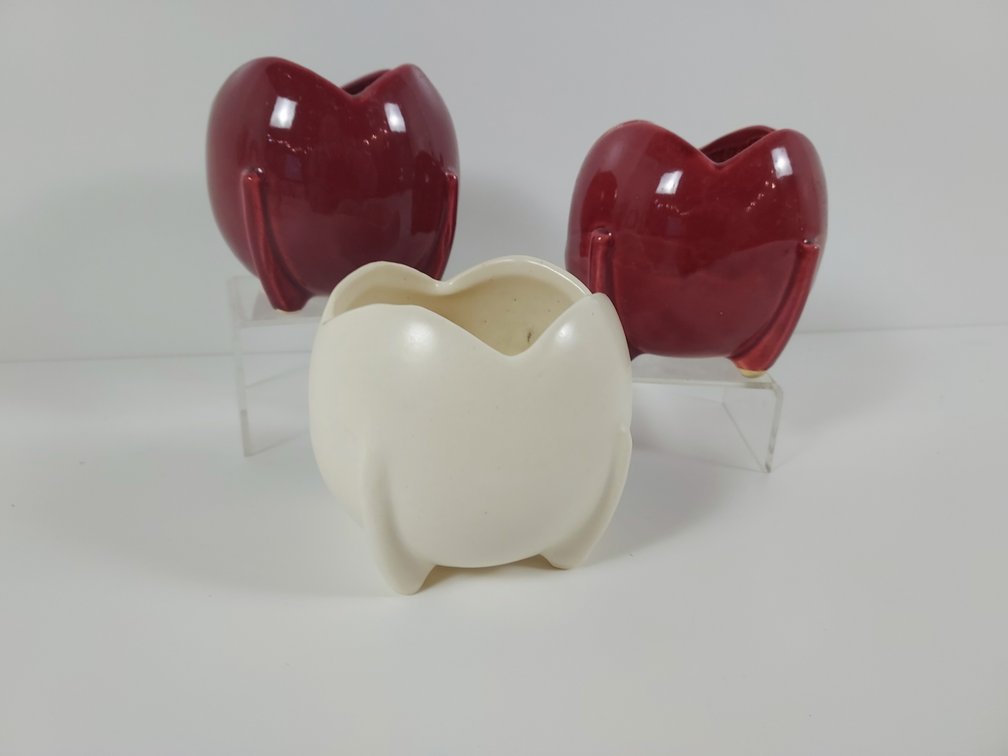 3 McCoy Tulip Ball Planters