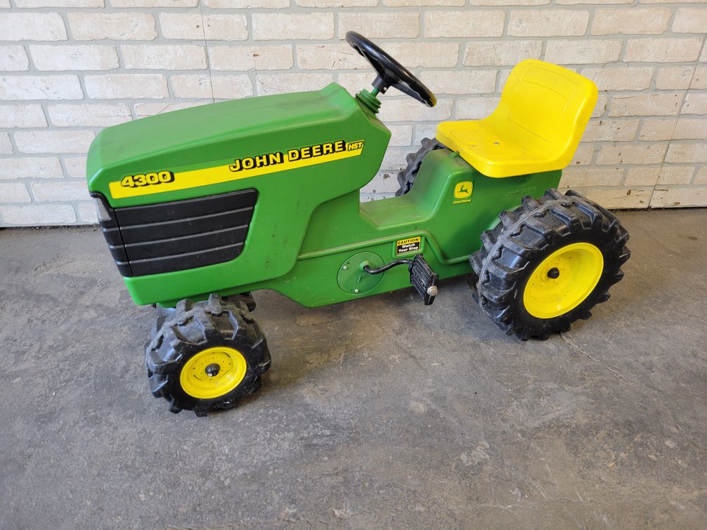 John Deere 4300 Plastic Pedal Tractor