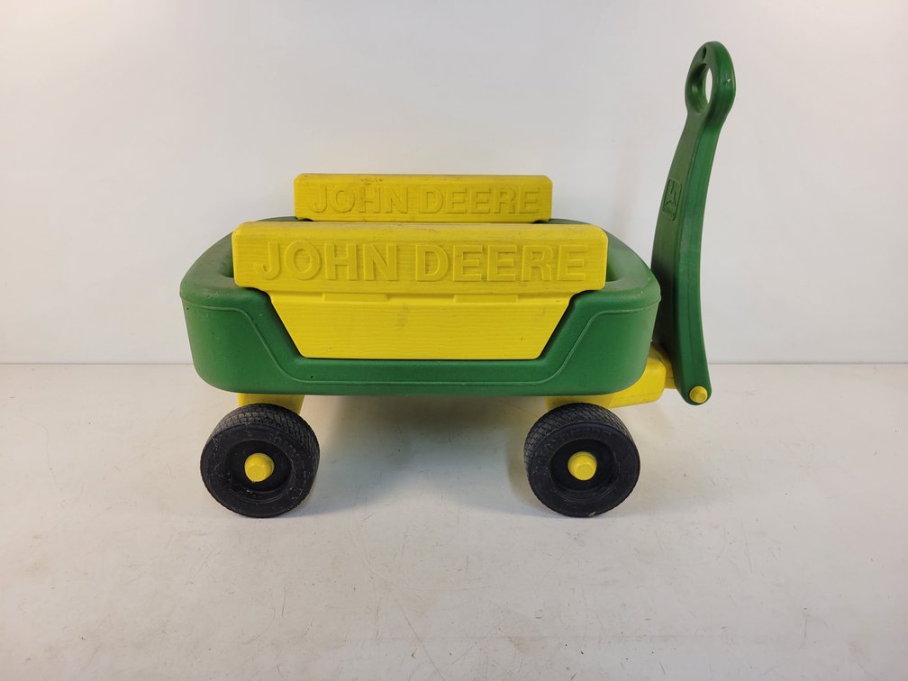 ERTL John Deere Plastic Children's Wagon