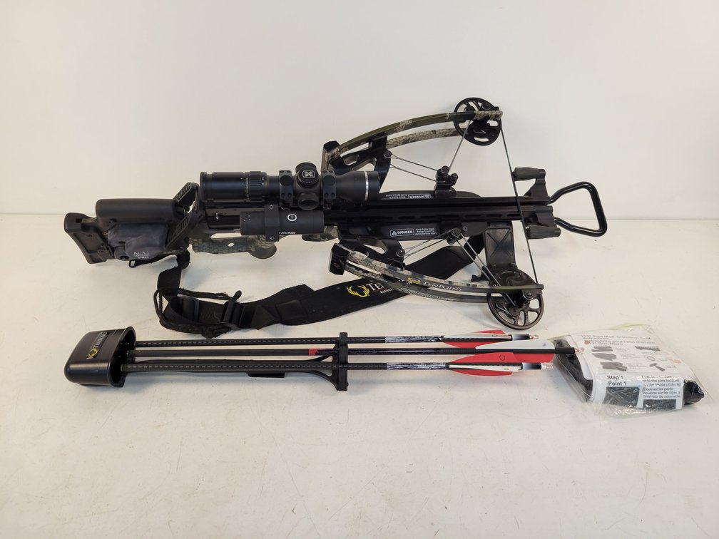 Ten Point Nitro XRT Crossbow, Case and Arrows