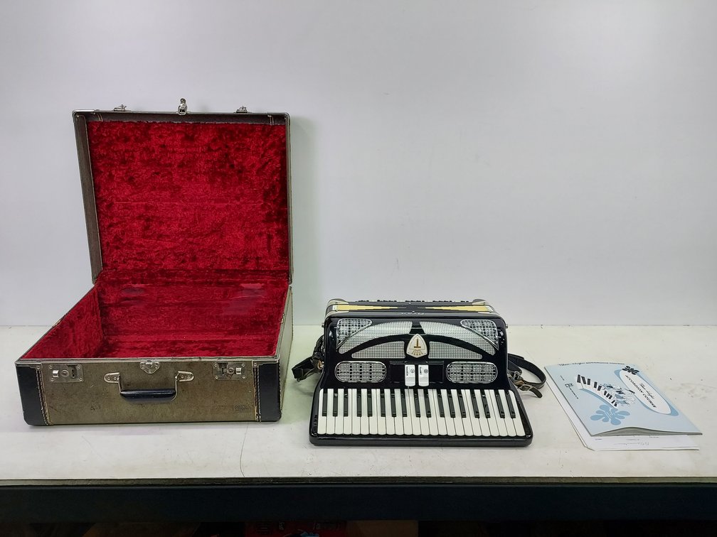 Titan Accordion with Case
