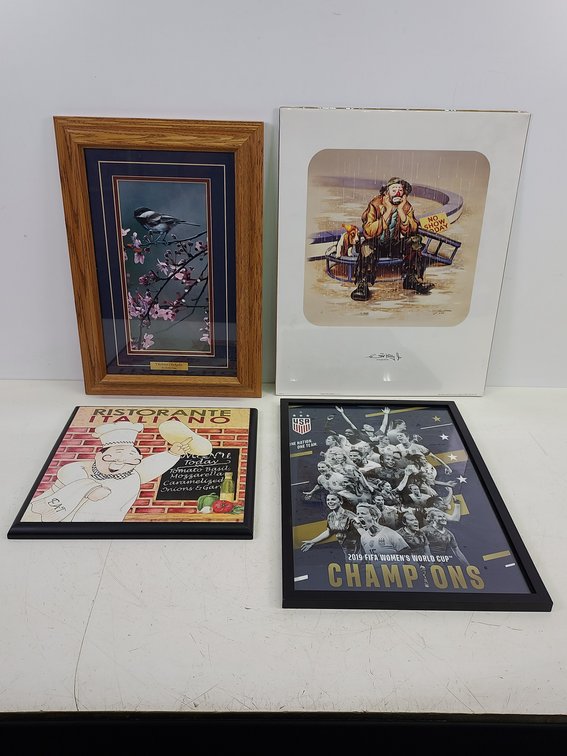 (4) Prints & Wall Hangings