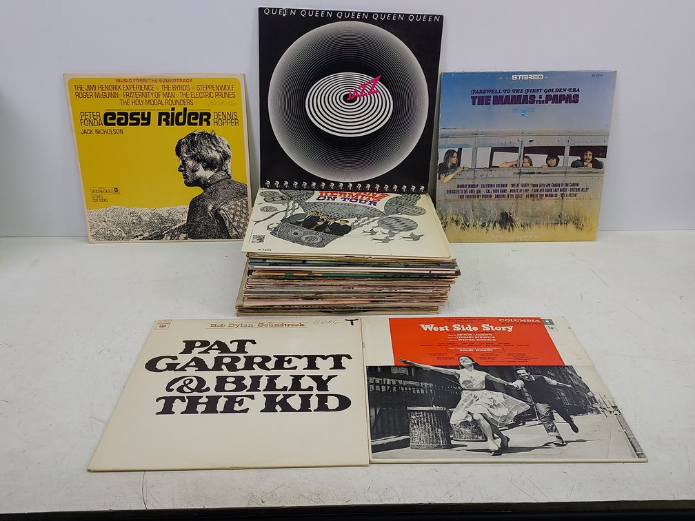 (32) Vinyl Record Albums