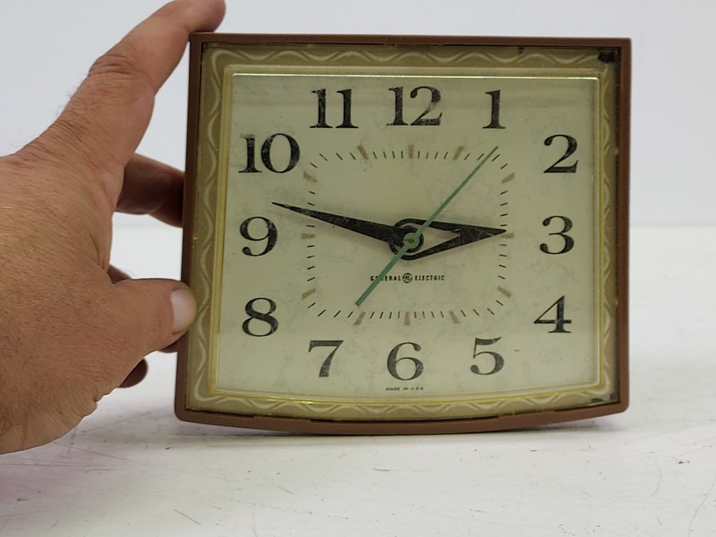Vintage General Electric Plastic Wall Clock