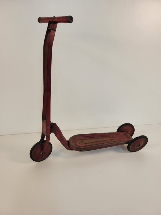 Hamilton Greyhound Stamped Steel Children's Scooter