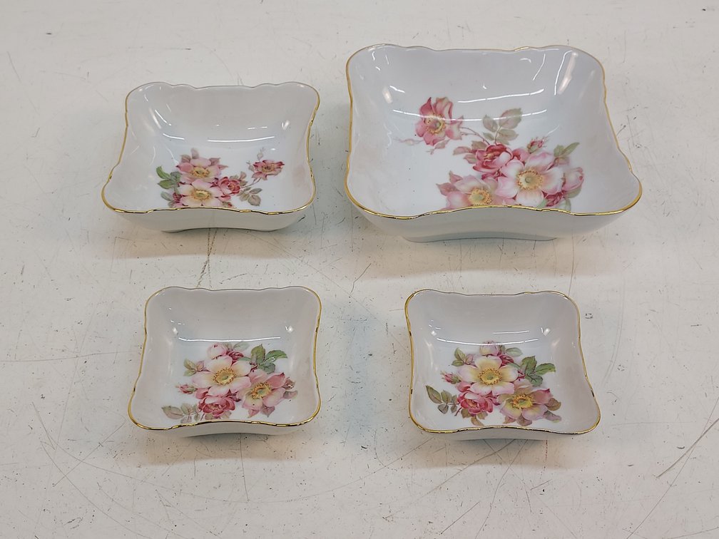 (4) Vintage Bavaria Schumann Arzberg Wild Rose Dishes
