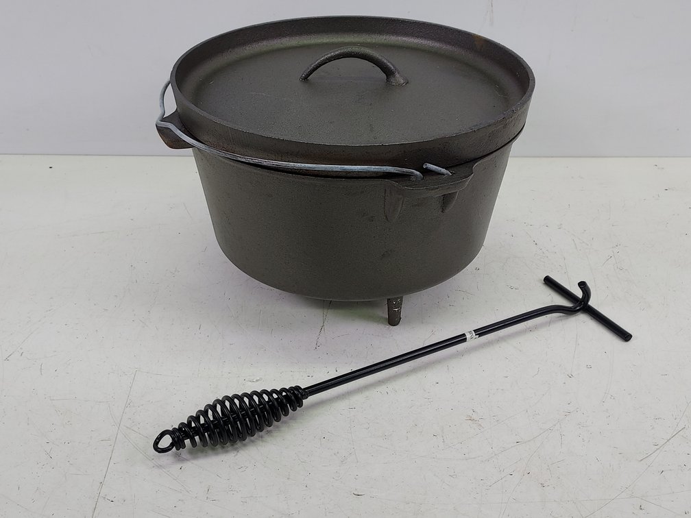 Cast-Iron Camp Dutch Oven With 3 Legs