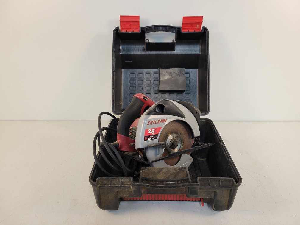 Skilsaw 7-1/4" Circular Saw with Laser Line and Case