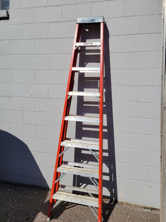 Keller 8' Fiberglass Step Ladder