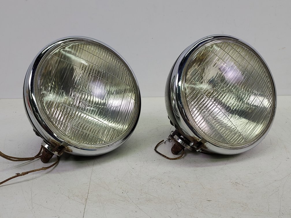 (2) Vintage Chevrolet Twi-Lite Guide Lamps