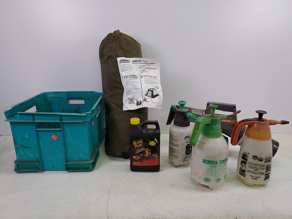 Coleman Sundome 7' x 7' Tent & Bug Sprayers