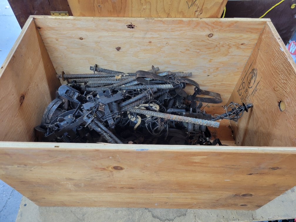 (36) Animal Traps in Wood Storage Crate with Cover
