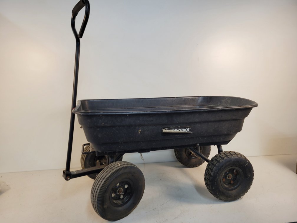 Yardworks Poly Dumping Garden Wagon with Air Tires