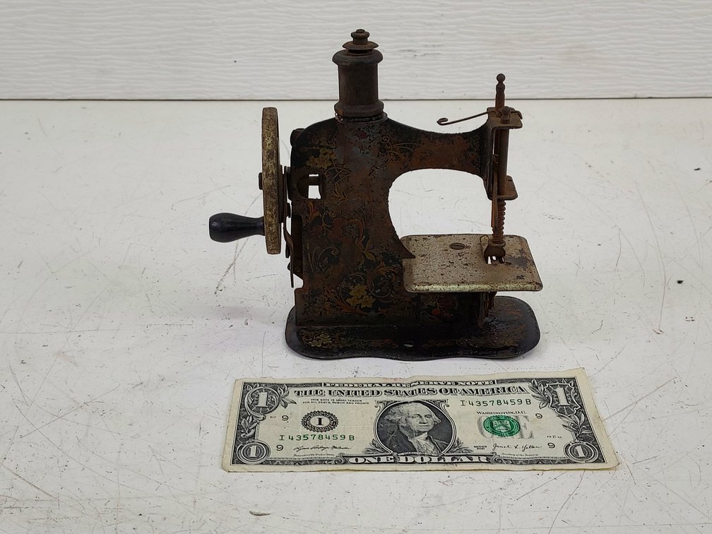 Vintage Metal Toy Sewing Machine