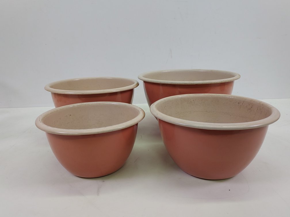 Set of (4) Vintage Pink/Peach Nesting Enamelware Mixing Bowls