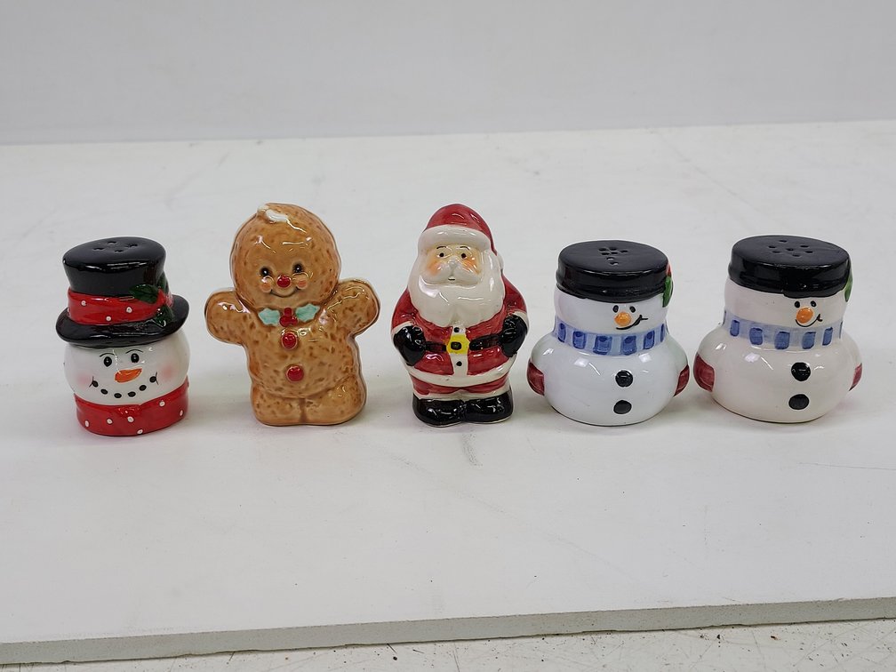 (5) Ceramic Christmas Salt & Pepper Shakers