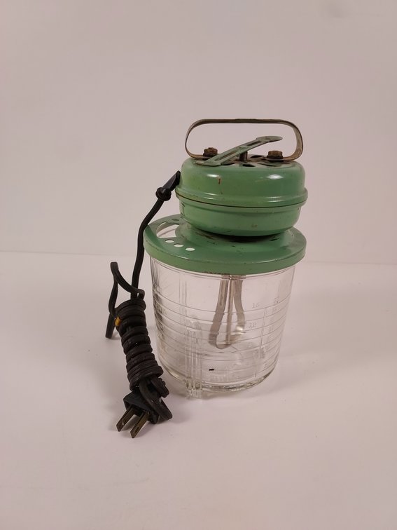 Vintage VidRio 2-Cup Electric Mixer